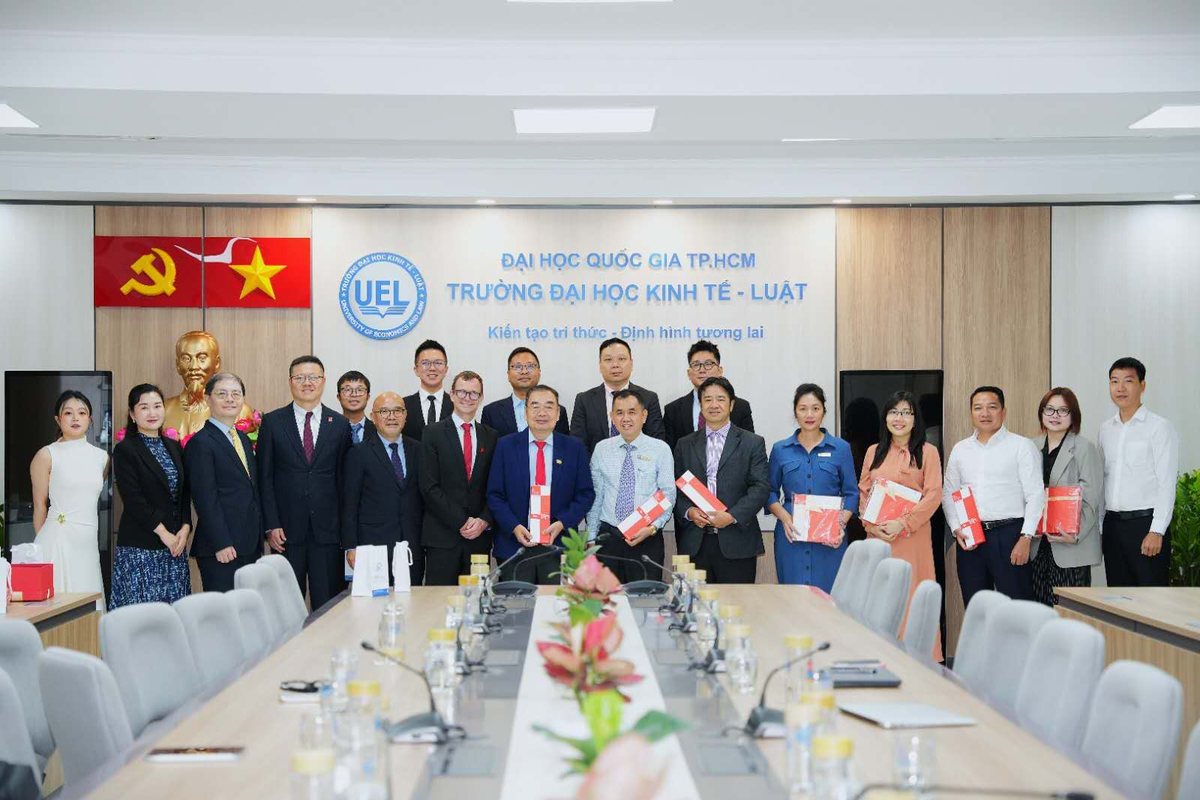 Luật sư tiếng Trung đồng hành cùng Hội thảo giáo dục