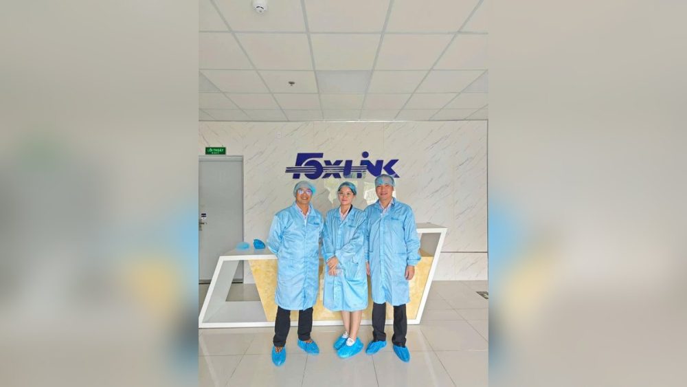 Luật sư tư vấn đầu tư nước ngoài khảo sát nhà máy Foxlink tại Việt Nam